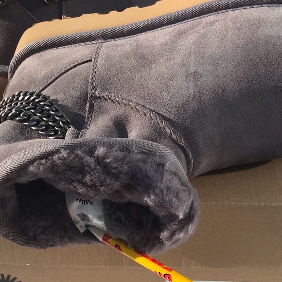 UGG Classic Mini Chains - Picture 8 of 10